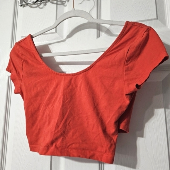 Charlotte Russe Tee Shirt Crop Top - Size M - Picture 2 of 10